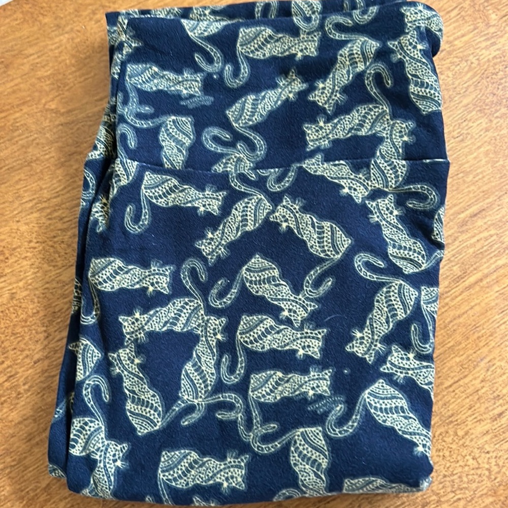 Cute kitty Lularoe Leggings size OS